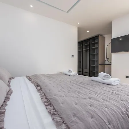 וילה Niksun Zadarvillas ביבינייה