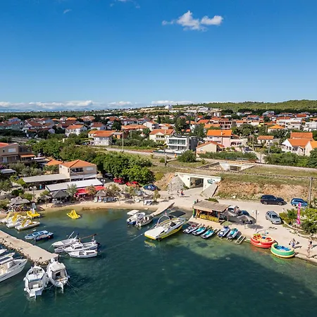 Niksun Zadarvillas *