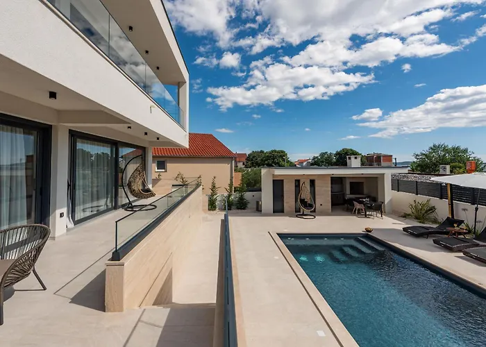 Niksun Zadarvillas * Бибинье